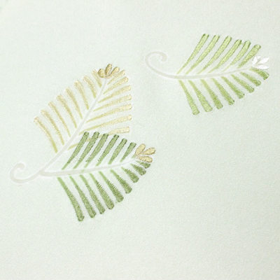 洗える付け下げ　緑　刺繍 東レシルック 付下げ t141 薄黄緑裾ぼかし 松葉刺繍 東レ